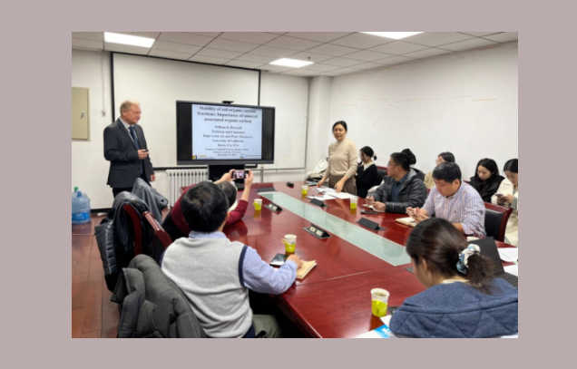 Professor William R. Horwath from University of California, Davis visited IARRP to conduct academic exchange